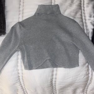 Grey cropped turtleneck